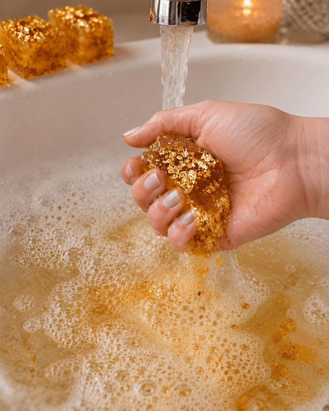 Bubble Jelly Cubes – A Squishy Bubble Bath Treat - Golden Berries - Bombshell Cosmetics