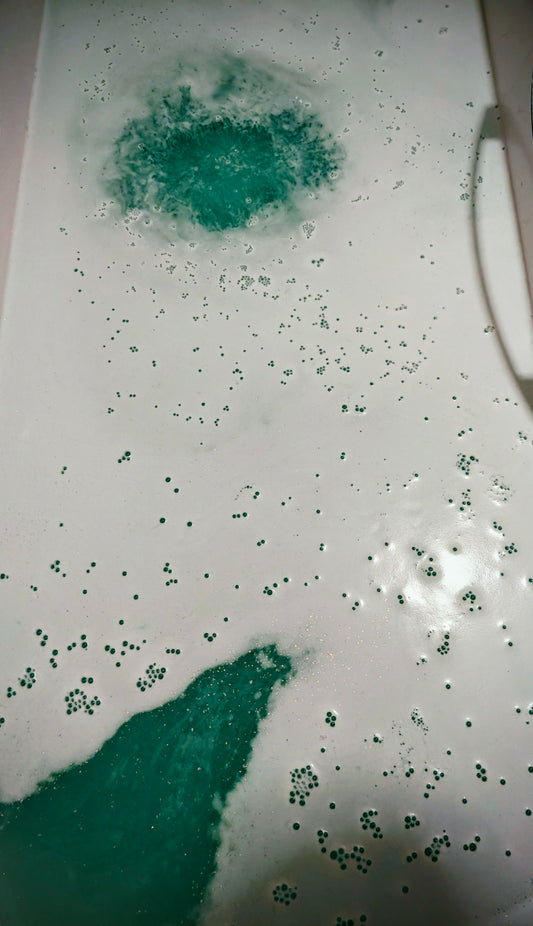 Frosted Forest Bath Bomb - Bombshell Cosmetics