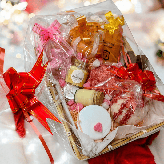 Christmas Bumper Bath & Shower Hamper - Bombshell Cosmetics